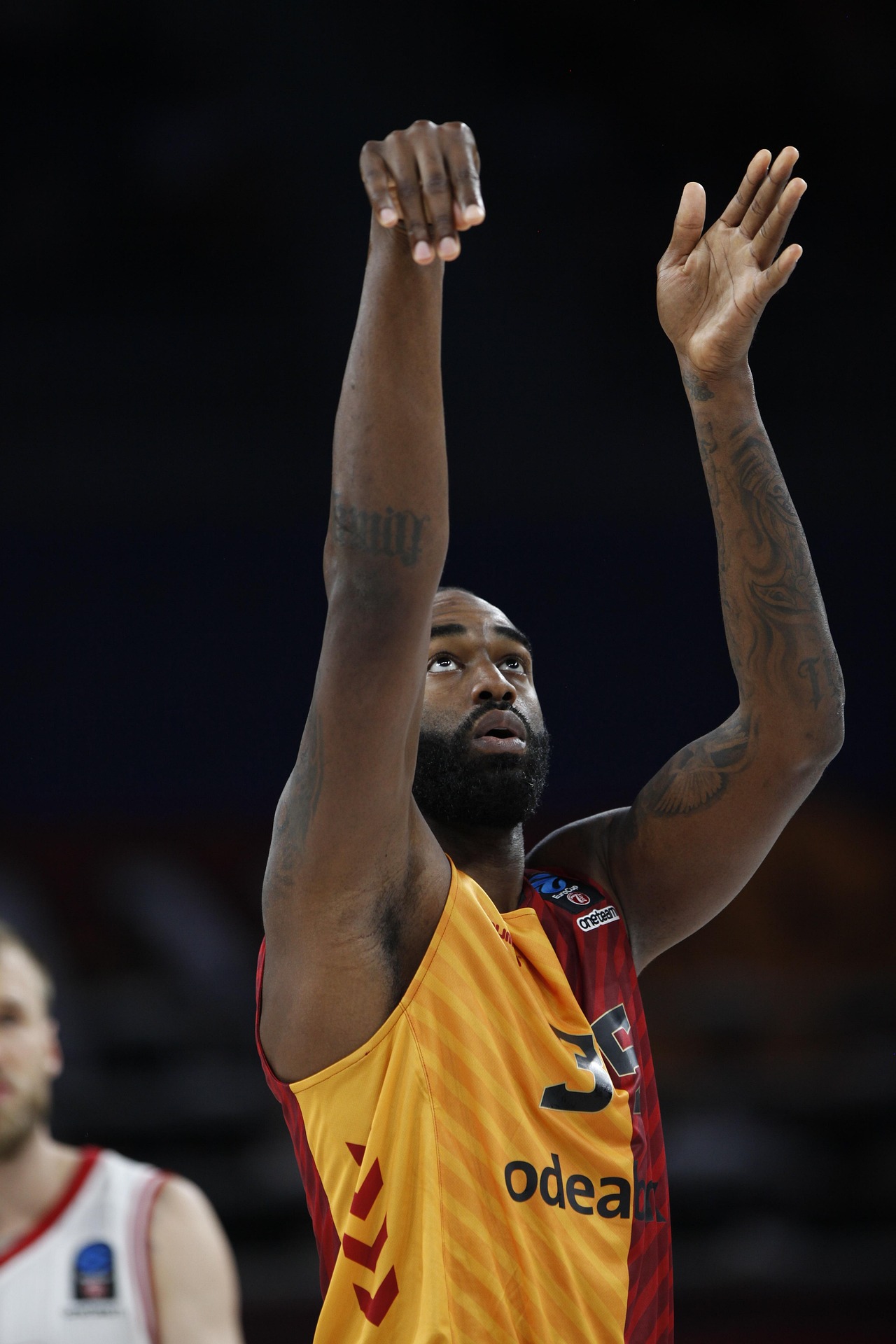 Prawidłowa technika rzutu do kosza z wyskoku